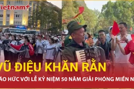 Háo hức với "Vũ điệu khăn rằn" trong đại lễ kỷ niệm 50 năm giải phóng miền Nam