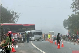 Hiện trường vụ tai nạn. (Ảnh: TTXVN phát)