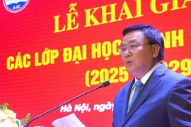 GS, TS Nguyễn Xuân Thắng, Ủy viên Bộ Chính trị, Giám đốc Học viện Chính trị quốc gia Hồ Chí Minh, Chủ tịch Hội đồng Lý luận Trung ương phát biểu tại buổi lễ. (Ảnh: Nguồn Báo QĐND)