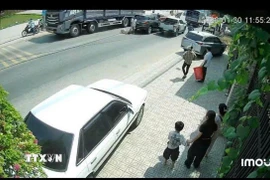 Ảnh trích xuất camera trưa 30/1, sau khi va chạm giao thông. (Ảnh: TTXVN phát)