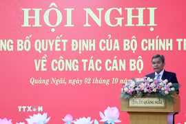Ông Hồ Văn Niên, Bí thư Tỉnh ủy Quảng Ngãi phát biểu nhận nhiệm vụ. (Ảnh: Cao Nguyên/TTXVN)
