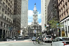 Tháp đồng hồ Tòa thị chính Philadelphia. (Ảnh: Ngọc Quang/TTXVN)
