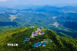 Dãy núi thiêng Yên Tử. (Ảnh: Thanh Vân/TTXVN)
