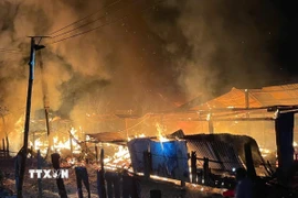 Hiện trường 1 vụ cháy nhà dân ngày 9/8 tại Quảng Ngãi. (Ảnh: TTXVN phát)