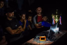 Người dân Gaza dựng lều tạm xem World Cup 2026 gây xúc động toàn cầu 