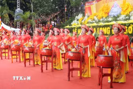 Màn trống hội tại lễ khai mạc. (Ảnh: Nguyễn Chinh/TTXVN)
