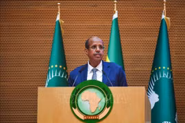 Chủ tịch Ủy ban Liên minh châu Phi Mahmoud Ali Youssouf phát biểu tại cuộc họp ở Addis Ababa, Ethiopia. (Ảnh: THX/TTXVN)