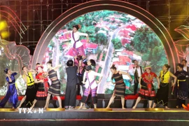 Trang phục đa sắc màu của các dân tộc thiểu số tại huyện Sông Hinh (tỉnh Phú Yên cũ). (Ảnh: Tường Quân/TTXVN)