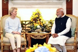 Chủ tịch EC Ursula von der Leyen và Thủ tướng Ấn Độ Narendra Modi. (Ảnh: ANI/TTXVN)