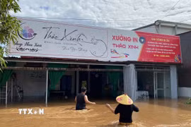 Nhiều khu vực tại xã Ea Rôk, tỉnh Đắk Lắk bị ngập lên tới 1m. (Ảnh: TTXVN phát)
