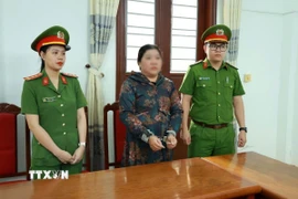 Bị can Nguyễn Thị Linh bị khởi tố về tội “Lừa đảo chiếm đoạt tài sản”. (Ảnh: TTXVN phát) 