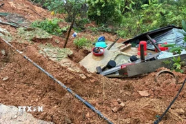 Tình trạng sạt lở nghiêm trọng tại Đà Nẵng. (Ảnh: Đoàn Hữu Trung/TTXVN)