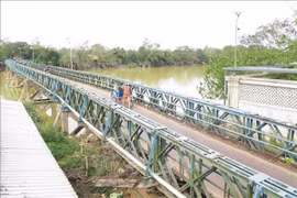 Cầu Phú Lưu (Huế) hiện nay đã xuống cấp nghiêm trọng. (Ảnh: Nguyên Lý/TTXVN)