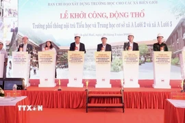 Nghi thức khởi công Trường Phổ thông nội trú liên cấp Tiểu học và Trung học cơ sở tại xã A Lưới 2, A Lưới 5. (Ảnh: Văn Dũng/TTXVN)