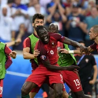 Eder đưa Bồ Đào Nha lên ngôi vô địch.