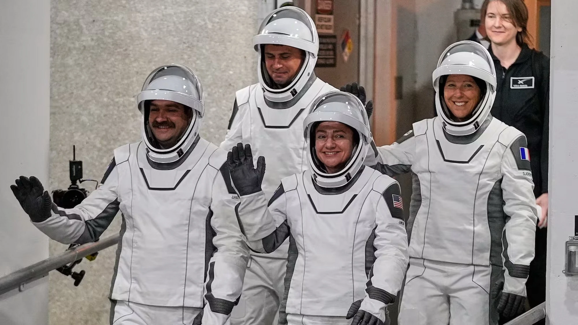 NASA Đưa Phi Hành Đoàn Mới Lên ISS Sau Sự Cố Y Tế Lịch Sử