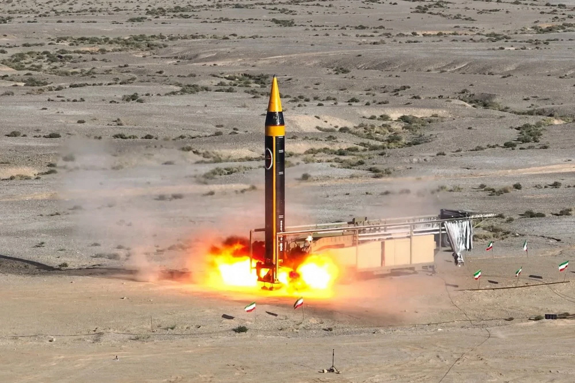 Iran Phóng Tên Lửa Đáp Trả Cuộc Tấn Công Của Israel, Căng Thẳng Leo Thang