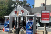 Một trạm xăng ở trung tâm thủ đô Washington DC. (Ảnh: Ngọc Quang/TTXVN)