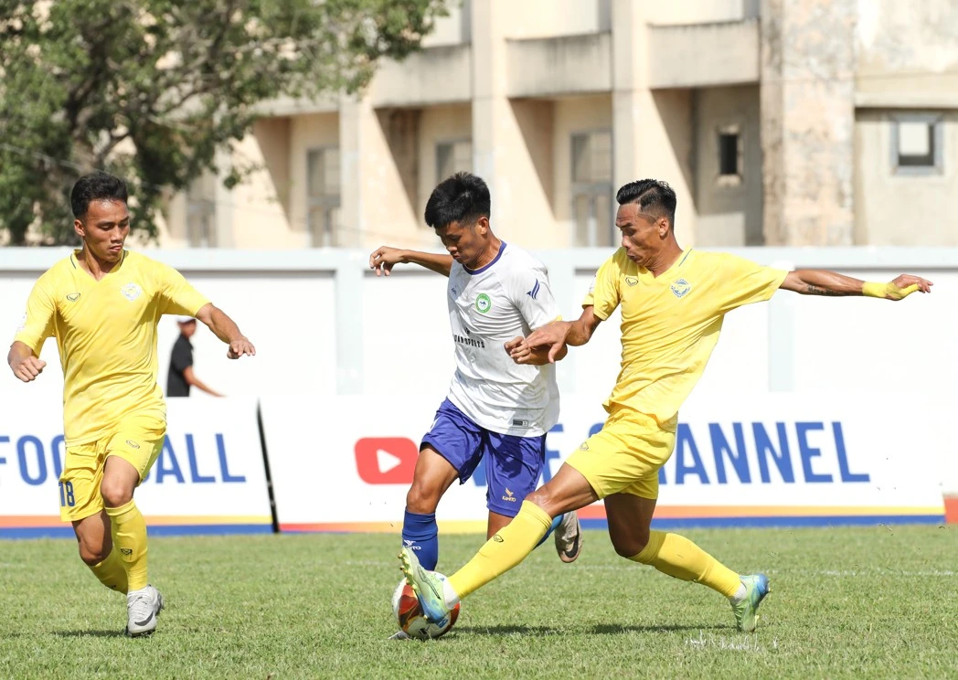 Giải Hạng Nhì Quốc gia 2026 khởi tranh: 14 đội bóng cạnh tranh 3 suất thăng hạng