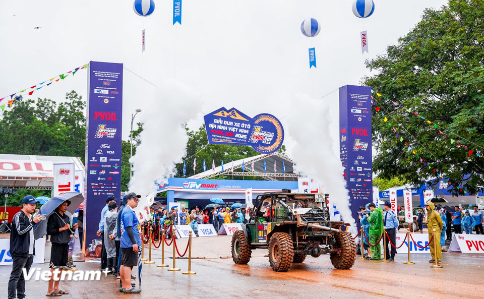 PVOIL VOC 2025 diễn ra từ ngày 31/10-2/11/2025 gồm 70 đội đua với 140 vận động viên đến từ các câu lạc bộ ô tô địa hình trên cả nước. (Ảnh: PV/Vietnam+)