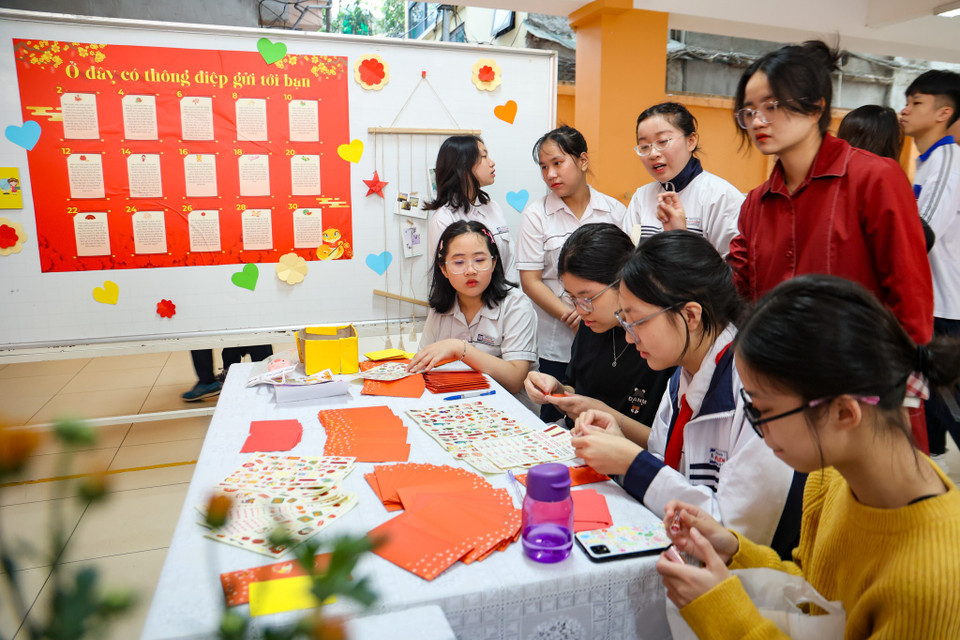 Bên cạnh đó, những hoạt động này còn xây dựng tinh thần đoàn kết, giao lưu và sáng tạo trong môi trường học đường, gắn kết học sinh với gia đình và cộng đồng. (Ảnh: Minh Hiếu/Vietnam+)