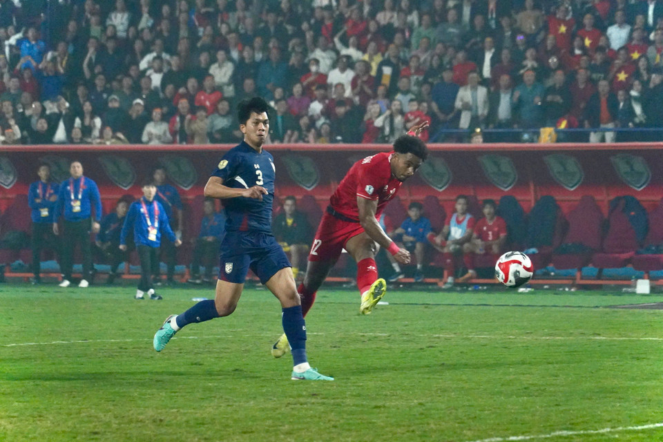 Đến phút 73, lại là Xuân Son với pha độc diễn và dứt điểm đẳng cấp nhân đôi cách biệt cho tuyển Việt Nam. (Ảnh: Việt Anh/Vietnam+)