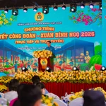 Dự kiến, Tết Bính Ngọ sẽ có khoảng trên 12 triệu lượt đoàn viên và người thân được thụ hưởng các chính sách chăm lo của tổ chức công đoàn. (Ảnh: PV/Vietnam+)