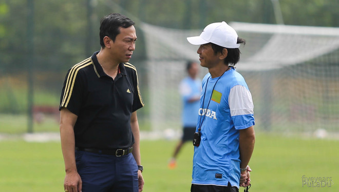 [Photo] Ông Miura quát lớn vì Nguyên Mạnh dám chuyền bóng bổng ảnh 8