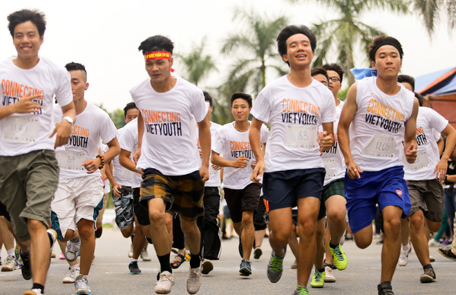 Dù xuất phát sau, "Running man" vẫn đánh bại cả trăm bạn trẻ ảnh 2