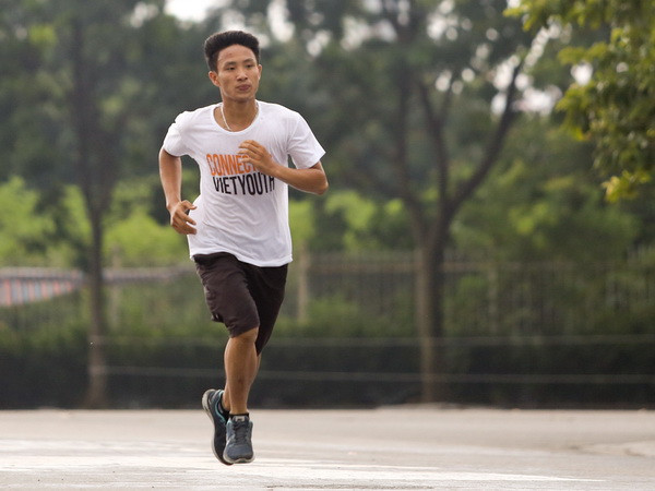 Dù xuất phát sau, "Running man" vẫn đánh bại cả trăm bạn trẻ ảnh 3