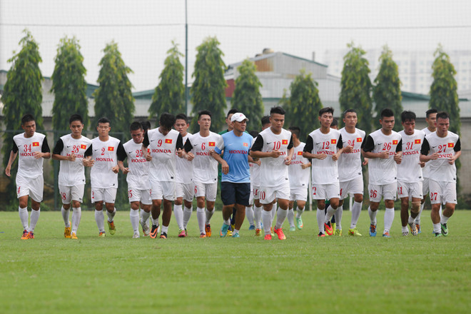 [Photo] Ông Miura bắt tuyển Olympic Việt Nam nhịn ăn nếu thua cuộc ảnh 9