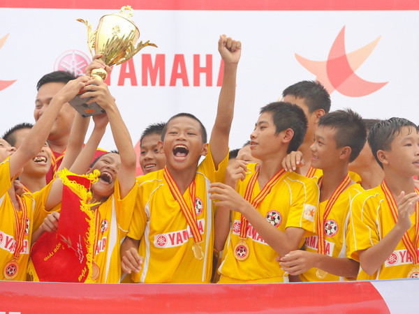 Tân vương U13 quốc gia bắt đầu chuyến du đấu Nhật Bản ảnh 1