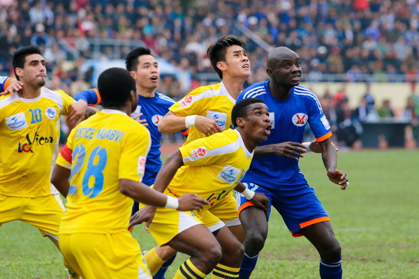 Chùm ảnh đại chiến vùng Đông Bắc ở V-League vòng 8 ảnh 3