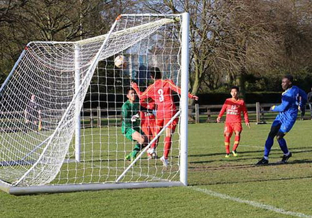 Chùm ảnh U19 Việt Nam hòa U19 Wimbledon đầy tiếc nuối ảnh 7