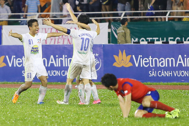 [Photo] Xúc động Công Phượng dâng bàn thắng dành tặng cha già ảnh 7