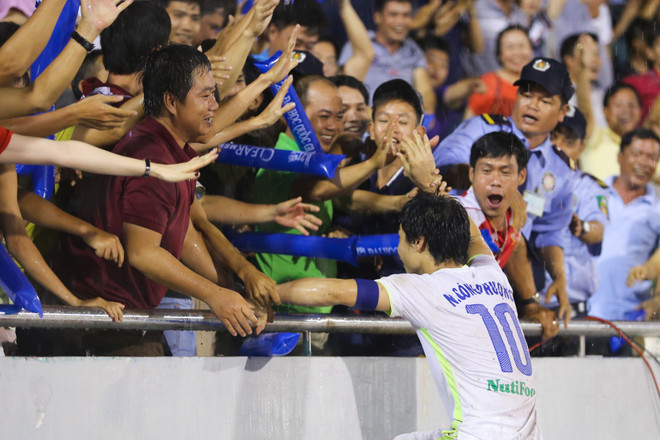 [Photo] Xúc động Công Phượng dâng bàn thắng dành tặng cha già ảnh 6