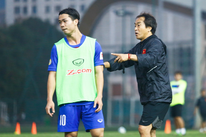 U23 tập đối kháng, thầy Hàn Quốc nhắc Công Phượng xử lý bóng rườm rà ảnh 6