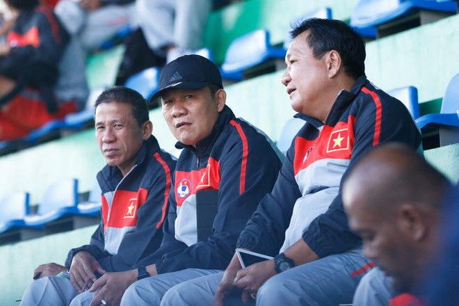 U23 rèn quân, huấn luyện viên nội ngồi 'soi' thầy ngoại Park Hang-seo ảnh 4