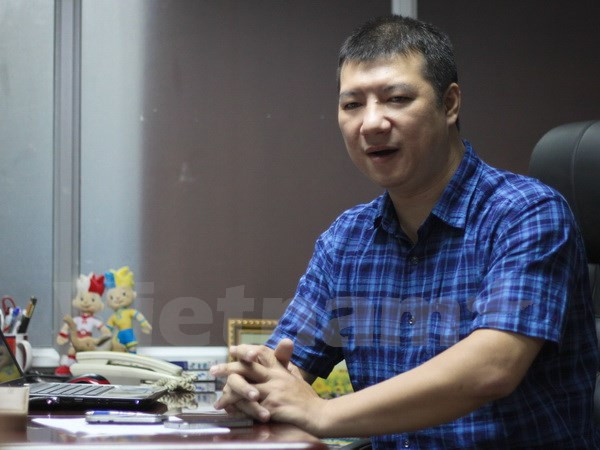 Bình luận viên Quang Huy vẫn là người gây được nhiều ấn tượng với khán giả. (Ảnh: Minh Chiến/Vietnam+) Tạ Biên Cương là bình luận viên ấn tượng nhất mùa EURO 2016 ảnh 2