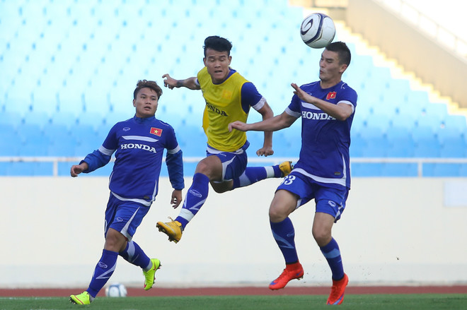 Thành Lương bị đau, Công Phượng suýt gây chấn thương cho đồng đội ảnh 7