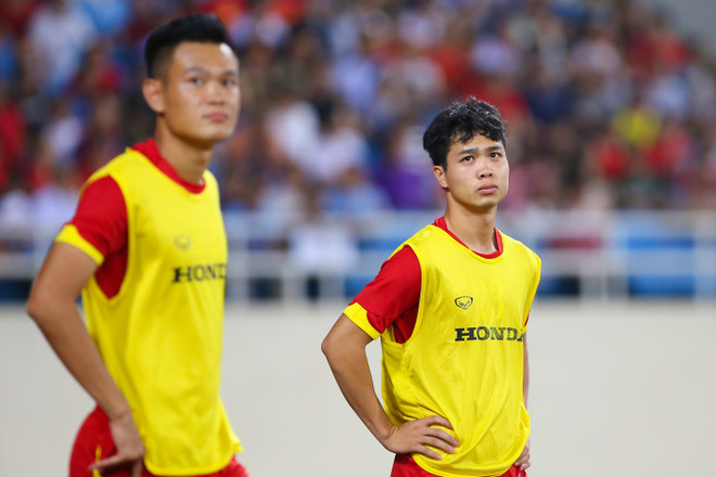 [Photo] Công Phượng buồn bã nhìn tuyển Việt Nam cầm hòa Triều Tiên ảnh 16