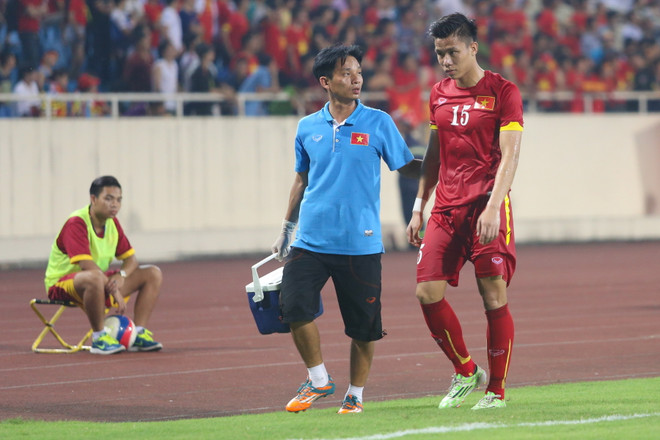 Ra quân trận đầu, trụ cột U23 Việt Nam chấn thương hàng loạt ảnh 1