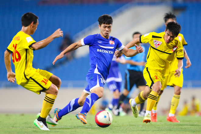 [Photo] Công Phượng và Văn Toàn “nhảy múa” trước hàng thủ Hải Phòng ảnh 1