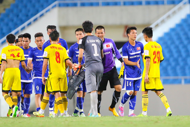 [Photo] Công Phượng và Văn Toàn “nhảy múa” trước hàng thủ Hải Phòng ảnh 13