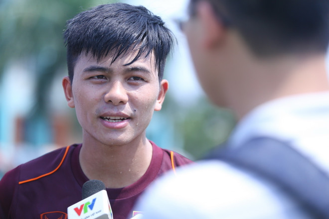 HLV Miura thường bắt Mạnh Hùng và Công Phượng tập riêng đá phạt ảnh 1