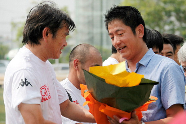 Toàn thắng 3 trận, FC Kẻ Chợ vô địch giải phong trào PTV Cup 2014 ảnh 4