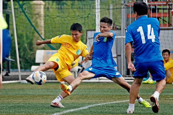 Toàn thắng 3 trận, FC Kẻ Chợ vô địch giải phong trào PTV Cup 2014 ảnh 6