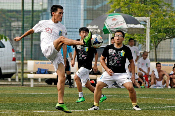 Toàn thắng 3 trận, FC Kẻ Chợ vô địch giải phong trào PTV Cup 2014 ảnh 5