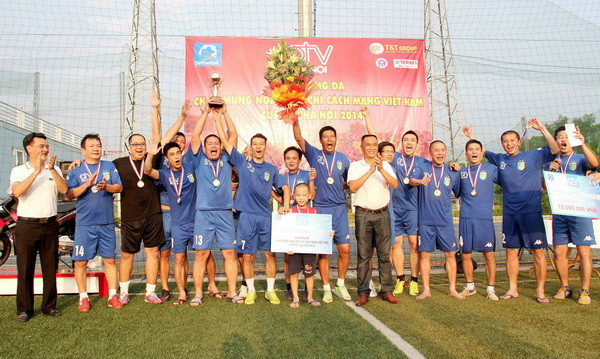 Toàn thắng 3 trận, FC Kẻ Chợ vô địch giải phong trào PTV Cup 2014 ảnh 1