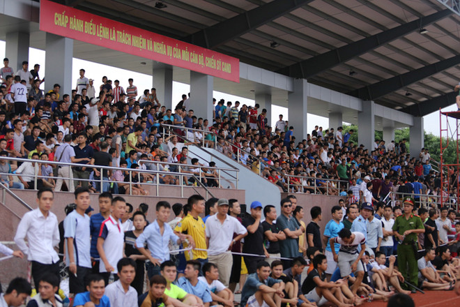 Đội của Quốc Vượng đè bẹp đương kim vô địch giải ‘phủi’ ảnh 3